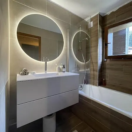 -white Aster- Charming Renovated *